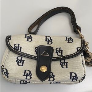 Dooney & Bourke wristlet